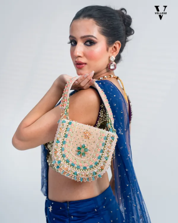 Seaside_Bloom_Beaded_Handbag